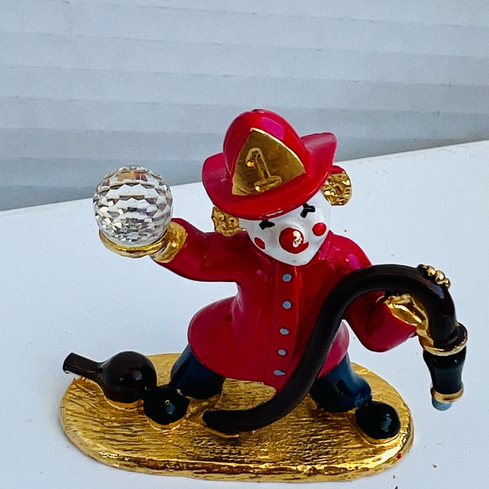 SPOONTIQUES Enameled Pewter CLOWN FIREMAN Figure Helmet #1 w/CRYSTAL BALL KM438